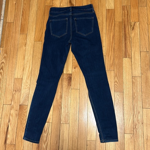 Blue jeans - Picture 2 of 2